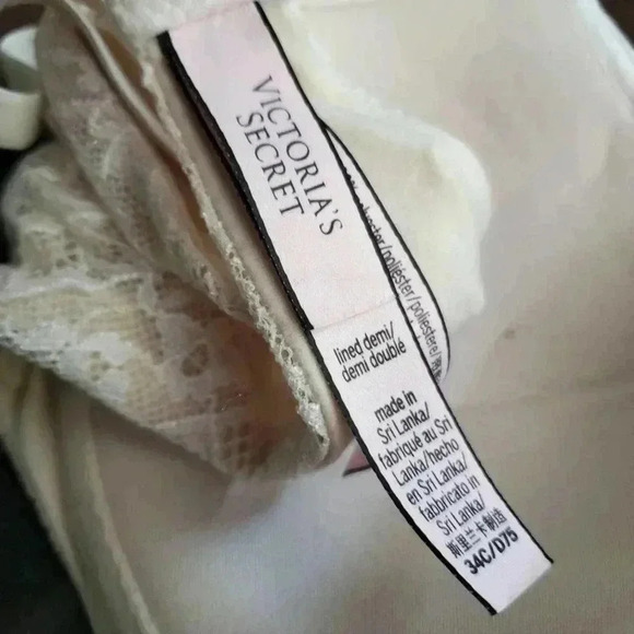 Victoria’s Secret Lace Babydoll Lined Demi Bra - 34C - Picture 4 of 6